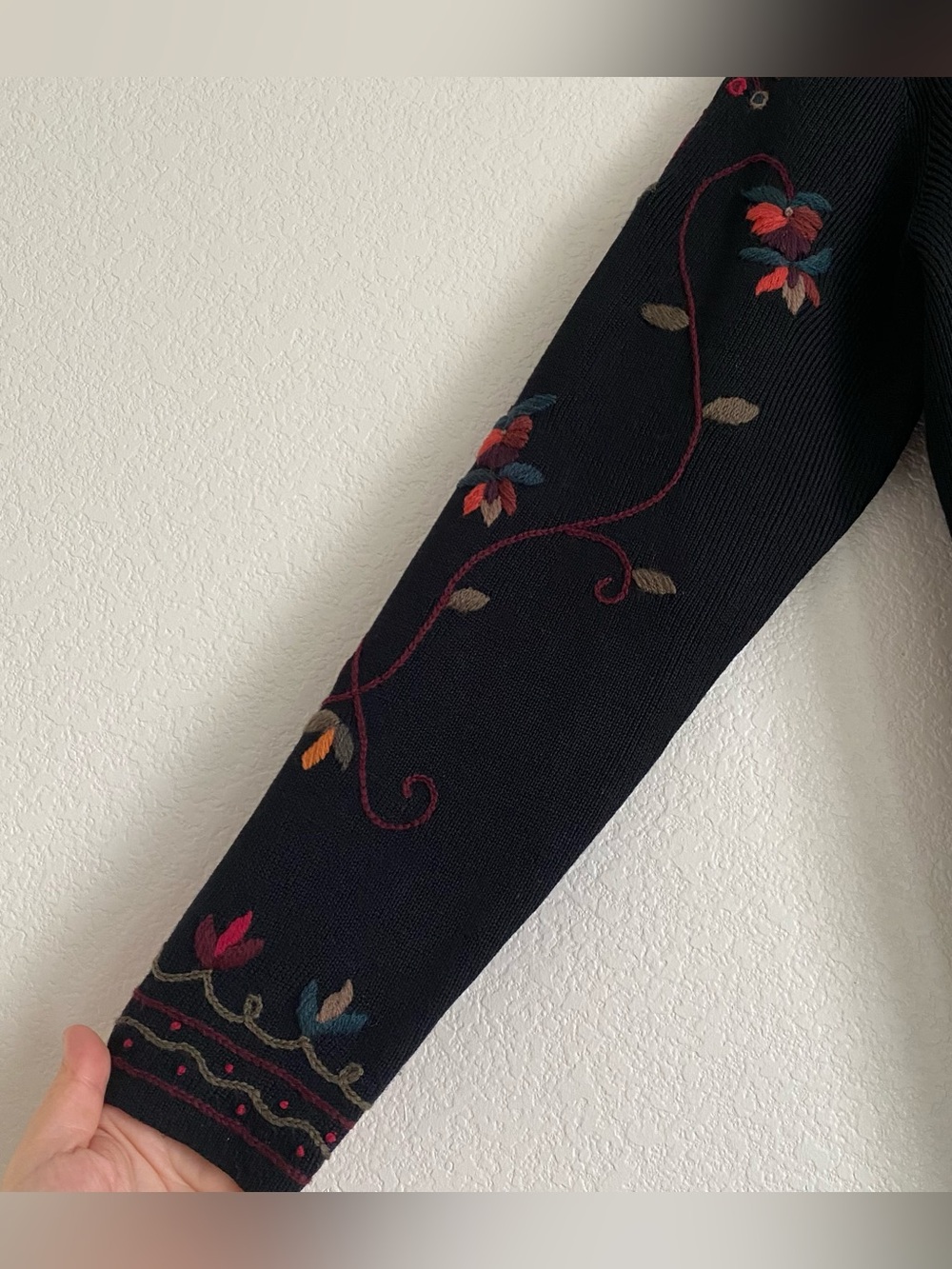 Vintage Mark, Fore & Strike floral embroidered Fig Vine button down cardigan, M - Picture 5 of 15